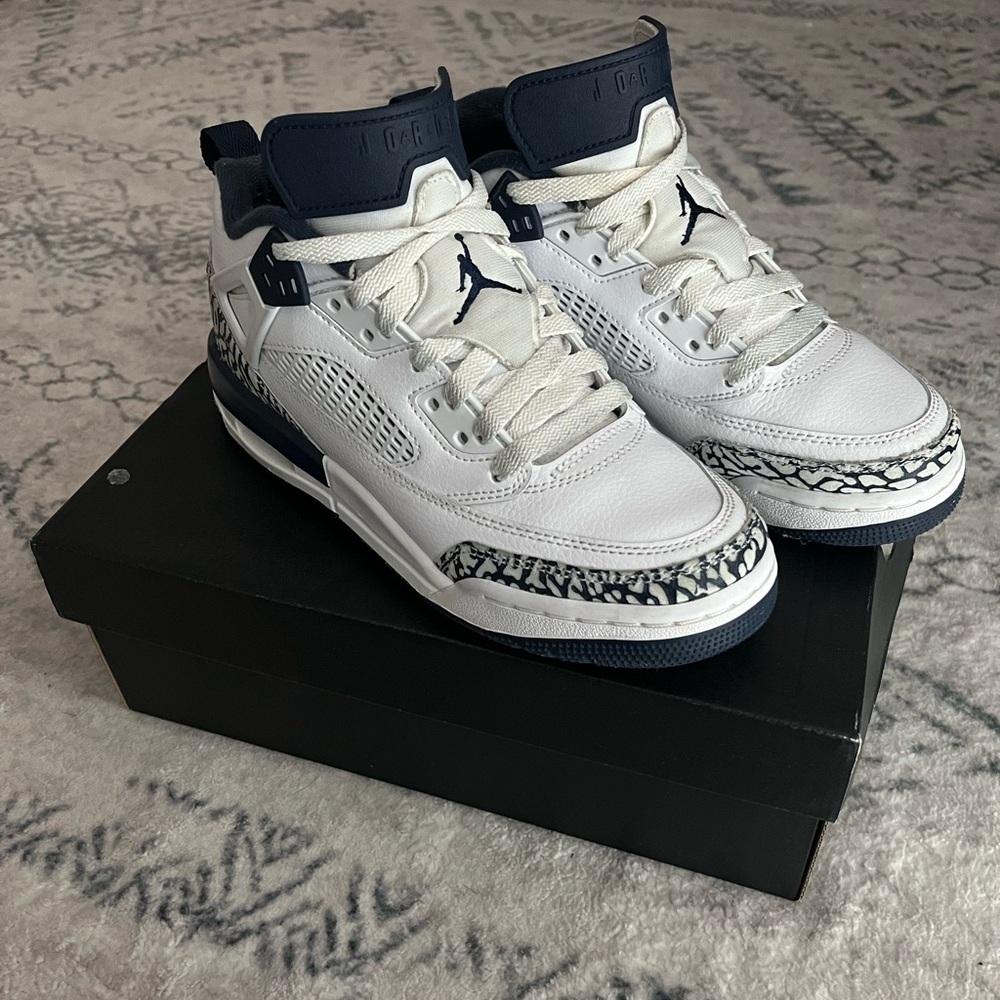 Jordan 4s Spike lows